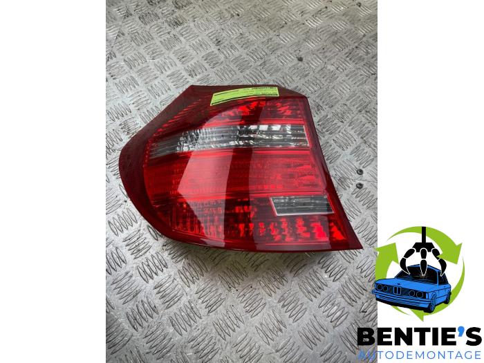 Taillight, left from a BMW 1 serie (E87/87N) 118d 16V 2008