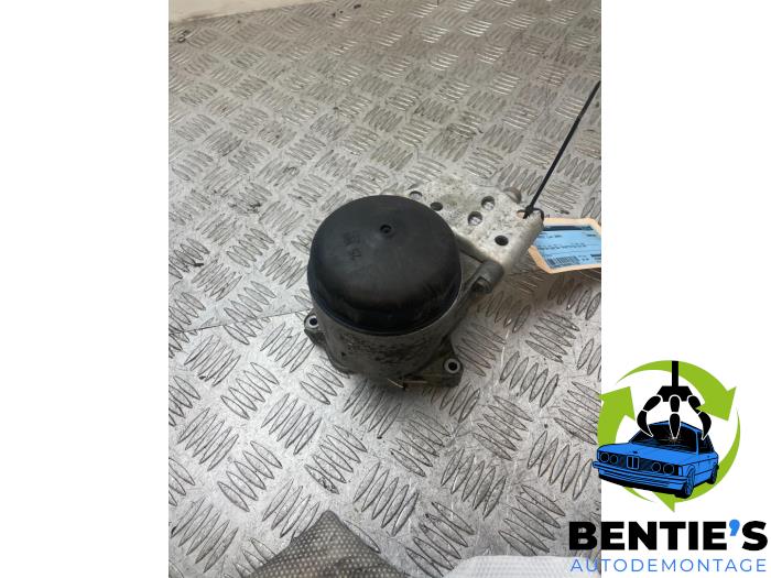 Gebrauchte Ölfiltergehäuse BMW 1 serie (E81) 118i 16V Preis € 35,00 Margenregelung angeboten von Bentie's autodemontage