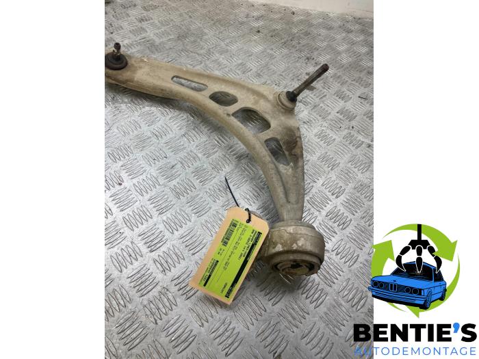Front wishbone, left from a BMW 3 serie Touring (E46/3) 320i 24V 2002