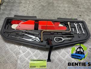 Used Tool set BMW 7 serie (E38) 750i/iL Price € 50,00 Margin scheme offered by Bentie's autodemontage