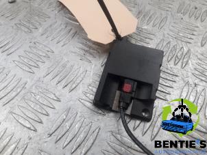 Used Antenna Amplifier BMW 5 serie (E60) 530i 24V Price € 19,00 Margin scheme offered by Bentie's autodemontage