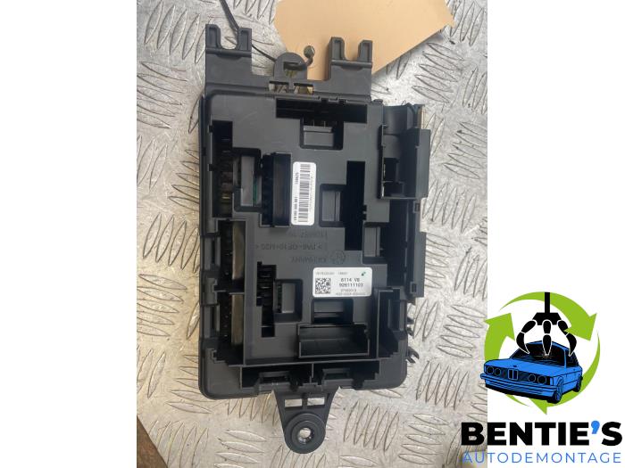 Fuse box from a BMW 1 serie (F20) 116i 1.6 16V 2012