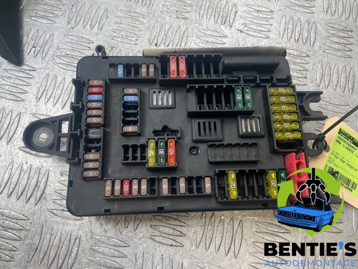 Fuse box from a BMW 1 serie (F20) 116i 1.6 16V 2012