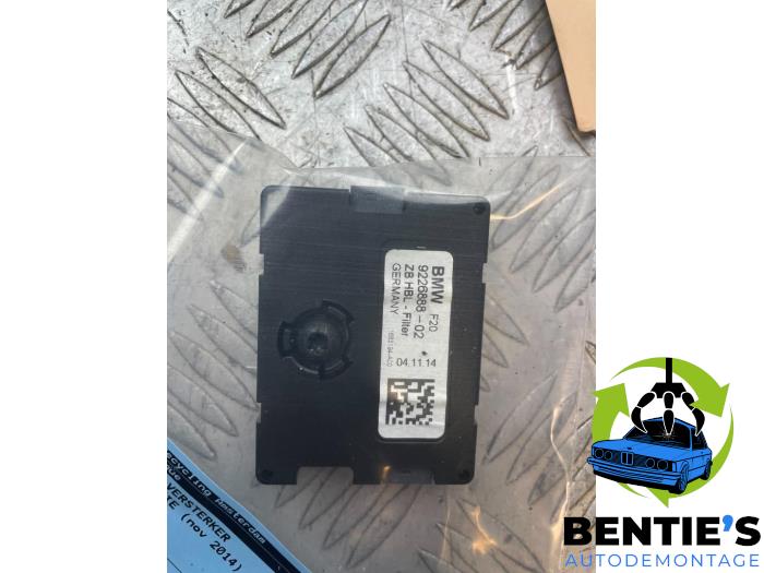 Antenna Amplifier from a BMW 1 serie (F21) 114i 1.6 16V 2014