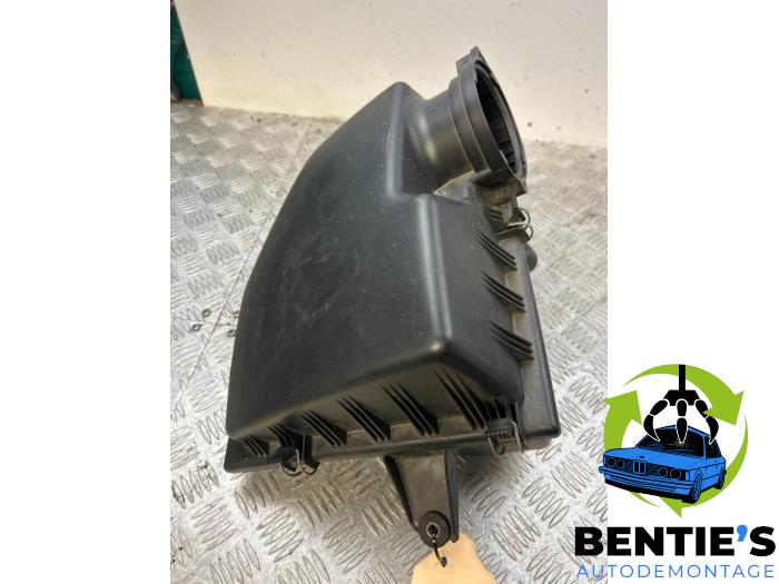 Gebrauchte Luftfiltergehäuse BMW 6 serie (E64) 645 Ci 4.4 V8 32V Preis € 50,00 Margenregelung angeboten von Bentie's autodemontage