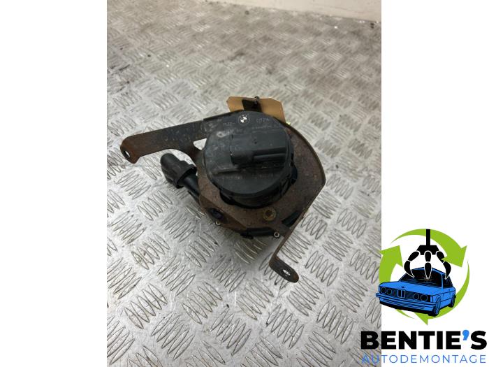 Używane Pompa EGR BMW X5 (E53) 4.4 V8 32V Cena € 50,00 Procedura marży oferowane przez Bentie's autodemontage