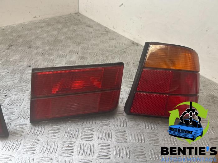 Set of taillights, left + right from a BMW 5 serie (E34) 520i 24V 1993
