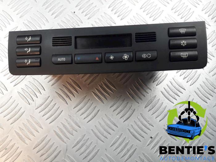 Używane Panel climatronic BMW 3 serie Touring (E46/3) 330d 24V Cena € 25,00 Procedura marży oferowane przez Bentie's autodemontage