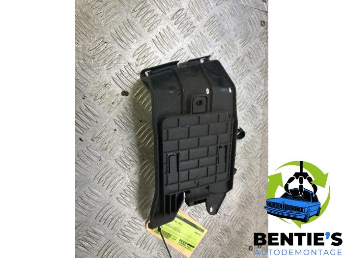 Usagé Divers BMW 1 serie (F20) 116i 1.6 16V Prix € 20,00 Règlement à la marge proposé par Bentie's autodemontage