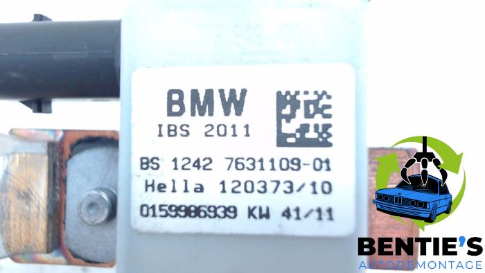Batteriepol van een BMW 1 serie (F20) 120d 2.0 16V 2011