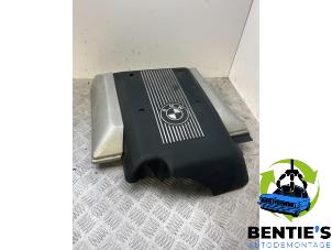 Abdeckblech Motor van een BMW X5 (E53) 4.4 V8 32V 2002