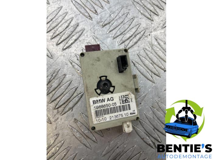 Antenna Amplifier from a BMW 3 serie (E93) 335i 24V 2010