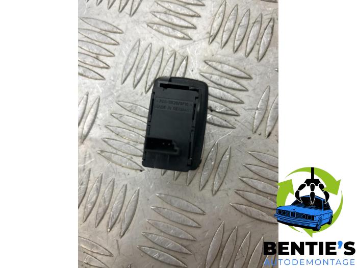 Electric window switch BMW X3 3.0i xDrive 24V 3404051