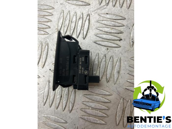 Electric window switch BMW X3 3.0i xDrive 24V 3404051