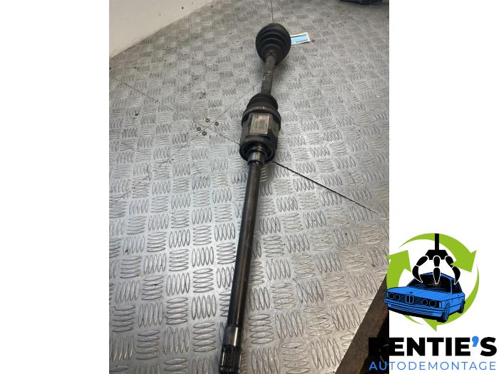 Front drive shaft, right from a BMW X3 (E83) 3.0i xDrive 24V 2006
