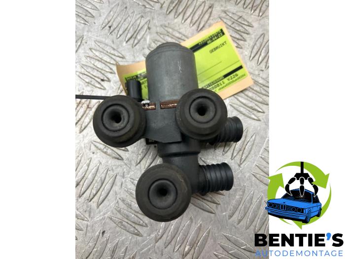 Begagnade Extra vattenpump BMW X3 (E83) 3.0i xDrive 24V Pris € 25,00 Marginaltabell erbjuds av Bentie's autodemontage
