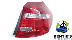 Usagé Feu arrière droit BMW 1 serie (E81) 116i 2.0 16V Prix € 30,00 Règlement à la marge proposé par Bentie's autodemontage