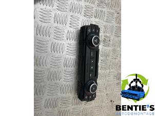 Used Air conditioning control panel BMW 1 serie (E87/87N) 116i 2.0 16V Corporate Lease Price € 50,00 Margin scheme offered by Bentie's autodemontage