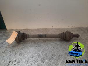 Used Drive shaft, rear right BMW 6 serie (E63) 635d 24V Price € 75,00 Margin scheme offered by Bentie's autodemontage