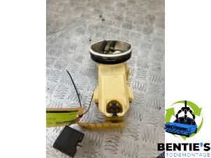 Used Petrol pump BMW Z3 Roadster (E36/7) 1.9 Price € 75,00 Margin scheme offered by Bentie's autodemontage