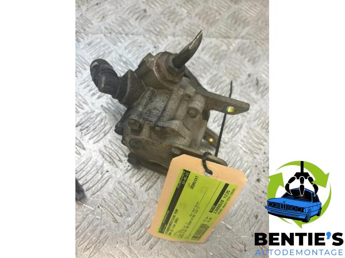 Power steering pump from a BMW Z3 Roadster (E36/7) 1.9 2000