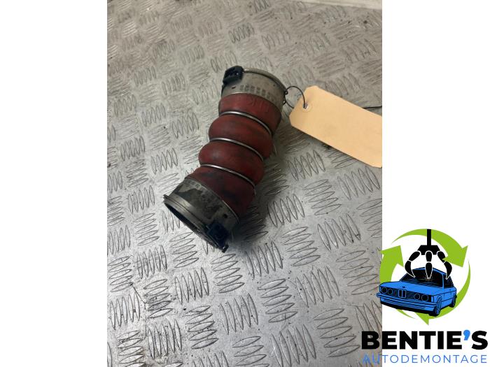 Intercooler hose from a BMW 6 serie Gran Coupe (F06) 640d 24V 2014
