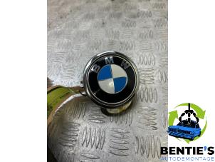 Usagé Poignée hayon BMW 6 serie Gran Coupe (F06) 640d 24V Prix € 40,00 Règlement à la marge proposé par Bentie's autodemontage