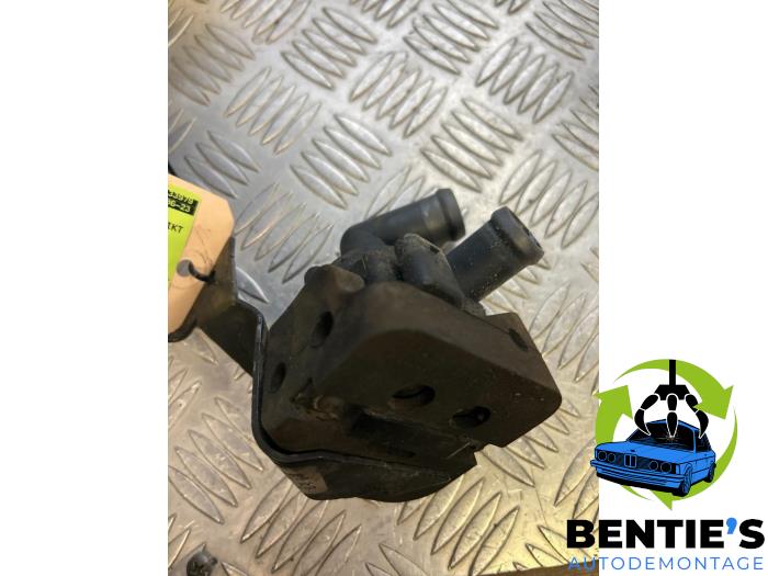 Begagnade Extra vattenpump BMW 6 serie Gran Coupe (F06) 640d 24V Pris € 50,00 Marginaltabell erbjuds av Bentie's autodemontage