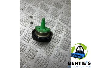 Usados Tapón de depósito BMW 1 serie (E87/87N) 118i 16V Precio € 15,00 Norma de margen ofrecido por Bentie's autodemontage