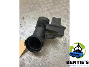 Used Air intake hose BMW 3 serie (E90) 330i 24V Price € 25,00 Margin scheme offered by Bentie's autodemontage