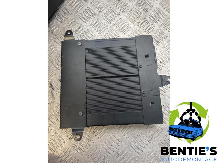 Radio amplifier from a BMW 3 serie (E46/4) 328i 24V 1999