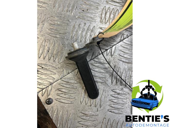 Begagnade Antenn BMW 1 serie (E81) 118d 16V Pris € 30,00 Marginaltabell erbjuds av Bentie's autodemontage