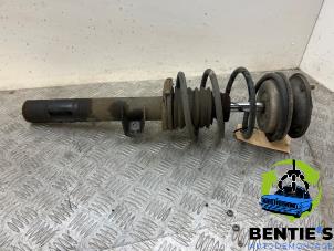 Used Fronts shock absorber, left BMW 1 serie (E88) 120i 16V Price € 100,00 Margin scheme offered by Bentie's autodemontage
