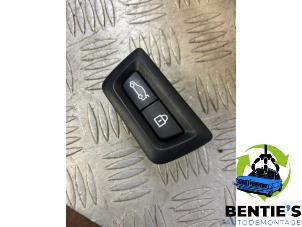 Used Tailgate switch BMW 5 serie Touring (F11) 528i 24V Price € 20,00 Margin scheme offered by Bentie's autodemontage
