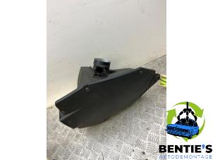 Used Air box BMW 3 serie (E93) 325i 24V Price € 50,00 Margin scheme offered by Bentie's autodemontage