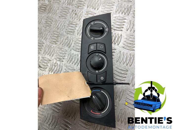 Gebrauchte Klimabedienteil BMW 1 serie (E87/87N) 118d 16V Preis € 40,00 Margenregelung angeboten von Bentie's autodemontage