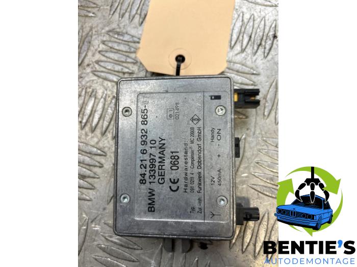 Module (miscellaneous) from a BMW X3 (E83) 2.5 24V 2004