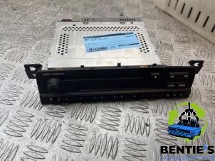 Used Radio CD player BMW 3 serie (E46/2) 318 Ci 16V Price € 50,00 Margin scheme offered by Bentie's autodemontage