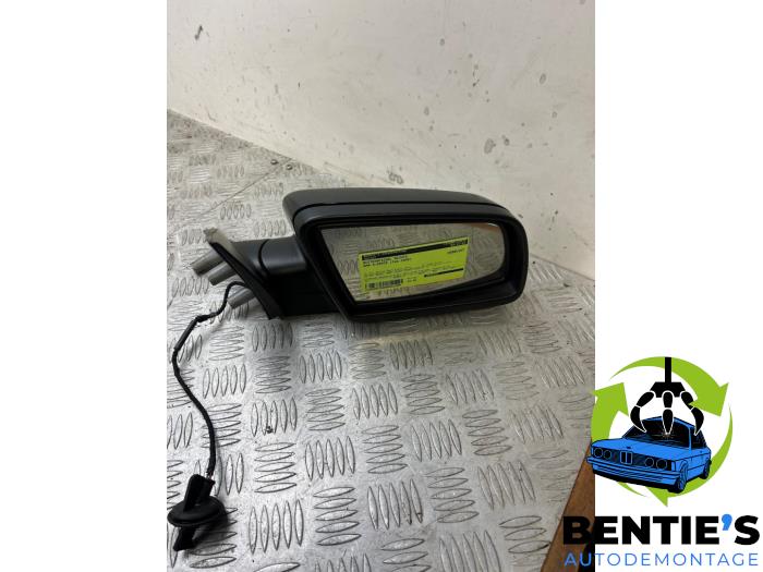 Wing mirror, right from a BMW 5 serie (E60) 520d 16V Corporate Lease 2008