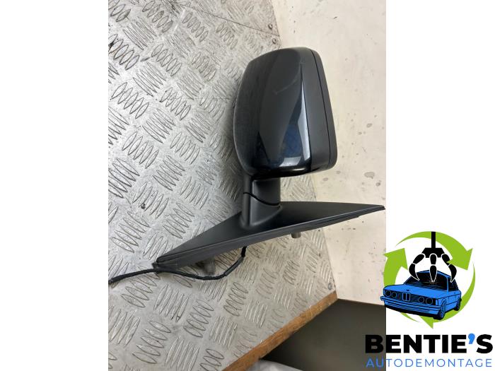 Wing mirror, right from a BMW 5 serie (E60) 520d 16V Corporate Lease 2008