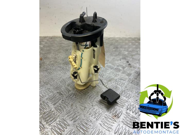 Begagnade Bensinpump BMW 3 serie (E46/4) 320d 16V Pris € 35,00 Marginaltabell erbjuds av Bentie's autodemontage