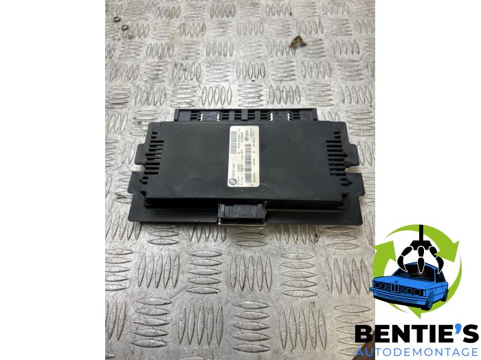 Comfort Module from a BMW 3 serie (E90) 316i 16V 2008