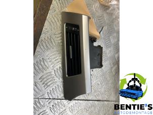 Usados Rejilla de aire de salpicadero BMW 3 serie (E90) 330i 24V Precio € 15,00 Norma de margen ofrecido por Bentie's autodemontage