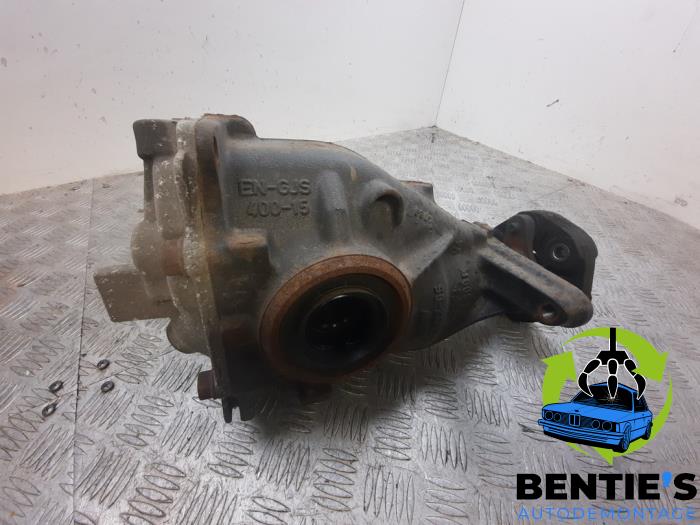 Rear differential from a BMW 3 serie (F30) 316i 1.6 16V 2014