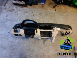Used Dashboard BMW 3 serie (F30) 316i 1.6 16V Price € 750,00 Margin scheme offered by Bentie's autodemontage
