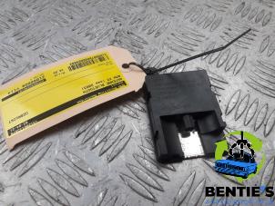 Usados Antena Bluetooth BMW X5 (E53) 3.0 24V Precio € 30,00 Norma de margen ofrecido por Bentie's autodemontage