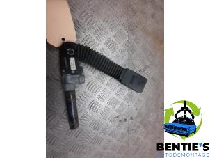 Used Seatbelt tensioner, right BMW 3 serie Compact (E46/5) 316ti 16V Price € 35,00 Margin scheme offered by Bentie's autodemontage