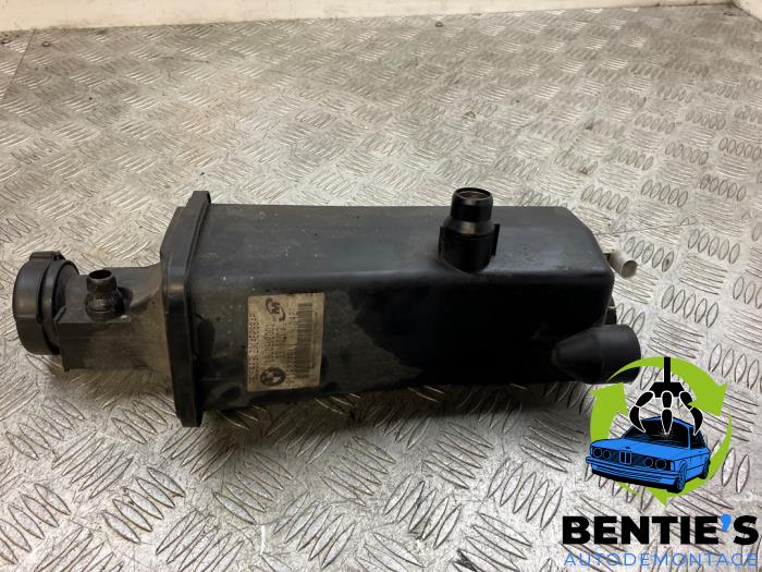 Expansion vessel from a BMW 3 serie Compact (E46/5) 316ti 16V 2001