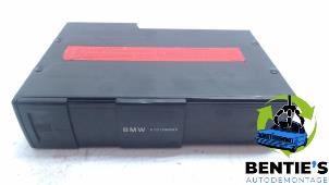 Used CD changer BMW 5 serie Touring (E39) 523i 24V Price € 35,00 Margin scheme offered by Bentie's autodemontage
