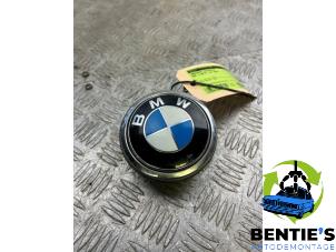 Used Tailgate handle BMW 1 serie (E81) 120d 16V Price € 35,00 Margin scheme offered by Bentie's autodemontage